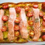 Sałatka z surimi, kapustą pekińską i sosem czosnkowym